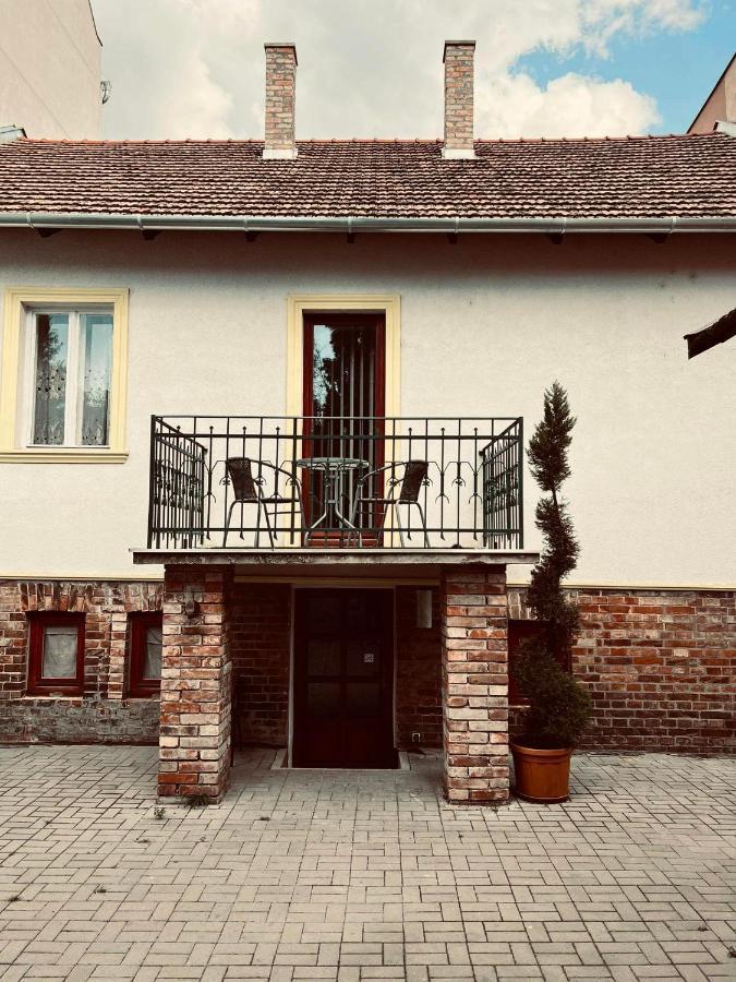 Best Price Guesthouse Szeged Buitenkant foto